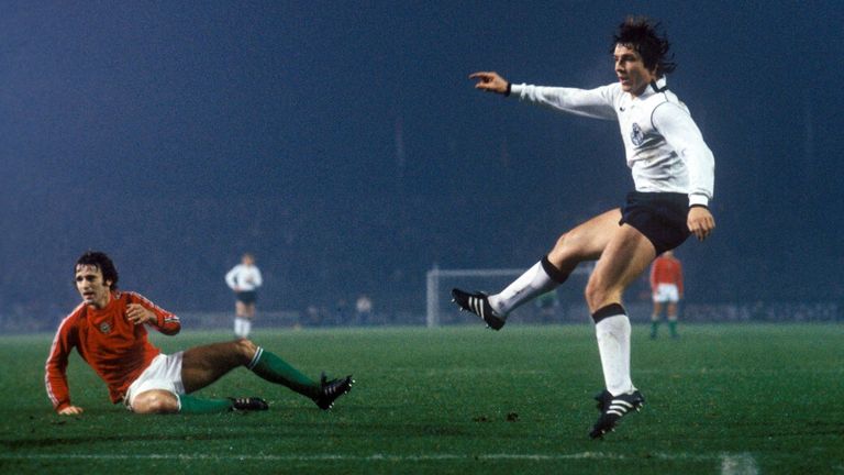 Platz 2: KLAUS FISCHER. 23 Treffer in den ersten 30 Länderspielen für Deutschland.