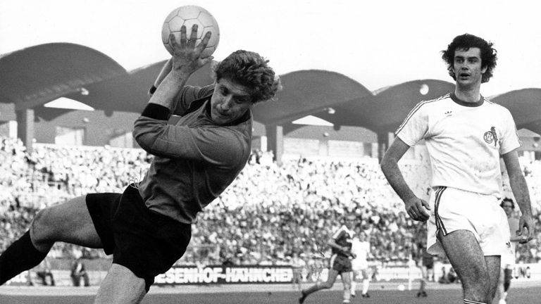 1. FC Köln: Harald "Toni" Schumacher (422 Spiele)