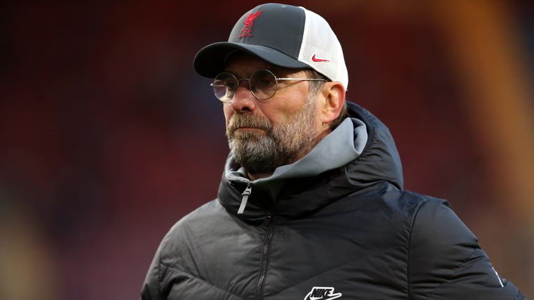 Liverpools Trainer Jürgen Klopp kritisiert die Belastung der Spieler.
