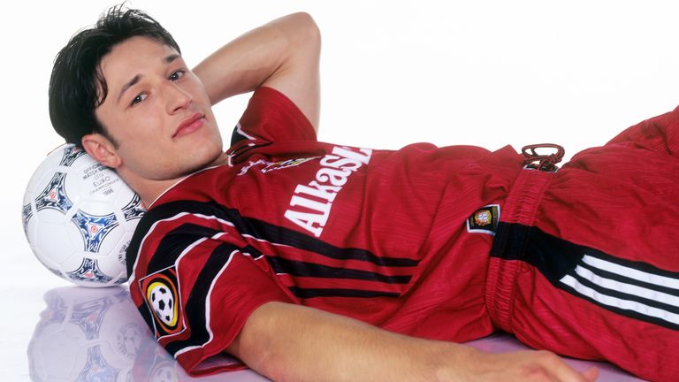 Niko Kovac: Nach fünf Jahren in der zweiten Liga bei Hertha BSC wechselte der damals 24-Jährige zu Leverkusen. In drei Saisons und 77 Spielen in der ersten Liga überzeugte er. Dabei erzielte der Mittelfeldspieler acht Tore. Für zwei Spielzeiten ging es 1999 zum HSV. Dort empfahl er sich weiter für den Rekordmeister. 