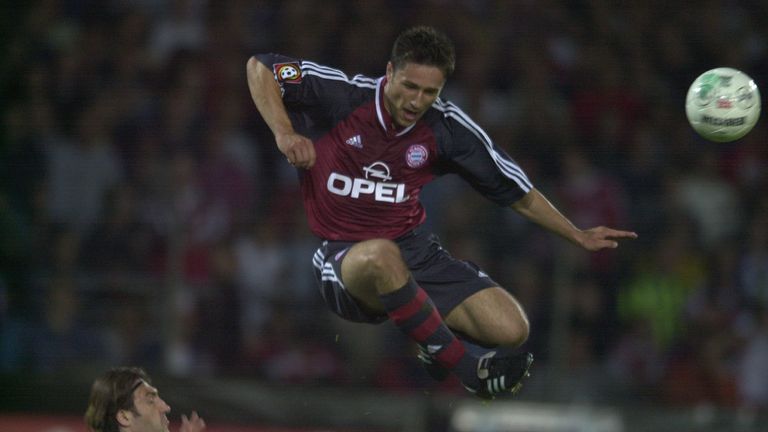 Sein Wechsel im Jahre 2001 war allerdings nicht der erhoffte, große Karrieresprung. In zwei Saisons kam er nur auf 34 Einsätze in der Bundesliga und erzielte 3 Tore. 2003 ging es wieder zurück zur Hertha.