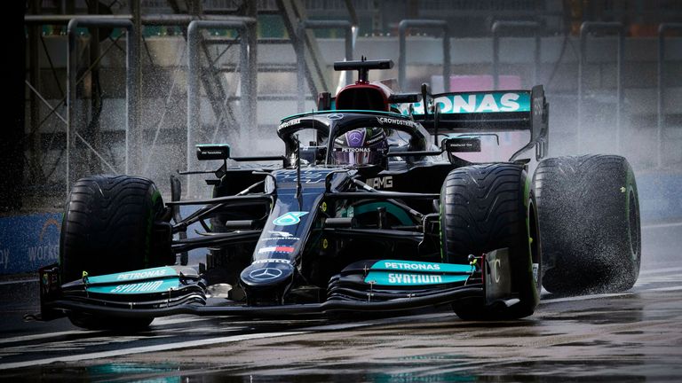 Weltmeister Lewis Hamilton hat in der Türkei ein actionreiches Rennen vor sich. 