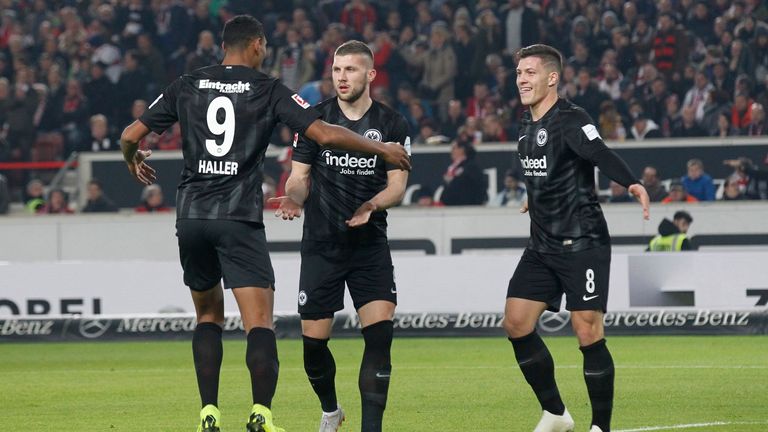 Sebastian Haller, Ante Rebic und Luka Jovic (v.l.n.r.) überzeugen gemeinsam für Eintracht Frankfurt beim 3:0-Sieg im November 2018 in der Bundesliga beim VfB Stuttgart. Die Frankfurter Büffelherde ist geboren.