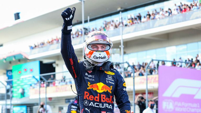 Max Verstappen sichert sich in Austin die Pole Position vor Mercedes-Pilot und WM-Konkurrent Lewis Hamilton. 