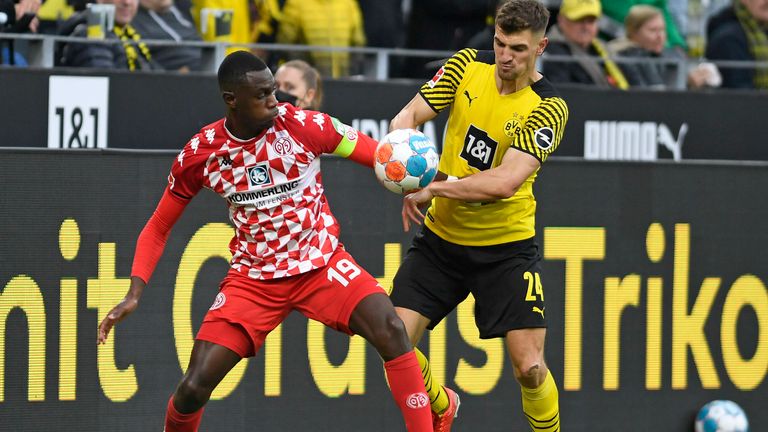 PLATZ 5: Thomas Meunier (Borussia Dortmund, r.) - 86 Pässe