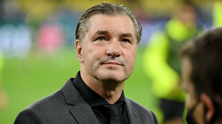 Michael Zorc ist nicht beunruhigt, dass das Pokalspiel gegen Ingolstadt nicht ausverkauft war.