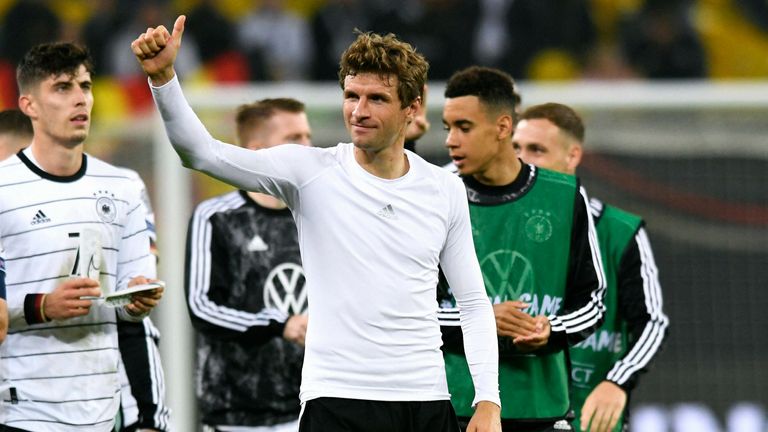 Thomas Müller freut sich über die Unterstützung der Fans.