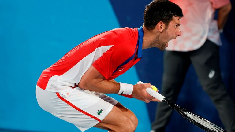 Novak Djokovic kritisiert die Presse für die ständigen Nachfragen wegen seines Corona-Impfstatus'.