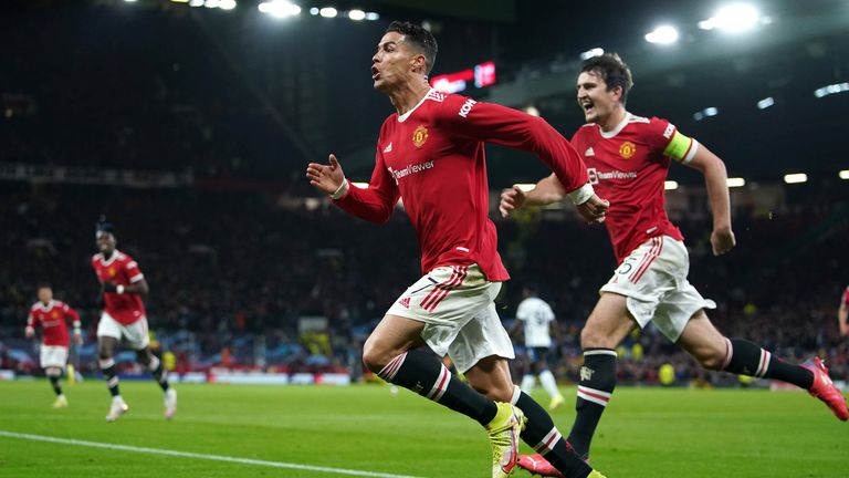 Cristiano Ronaldo schießt Manchester United zum Sieg gegen Atalanta Bergamo. 