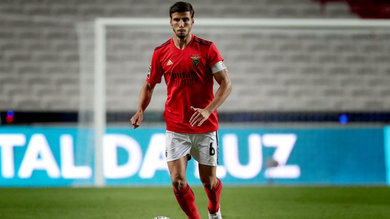 ABWEHR: Ruben Dias - spielte von 2008 bis 2020 bei Benfica und wechselte dann für 68 Mio. € zu Manchester City - spielt dort aktuell immer noch