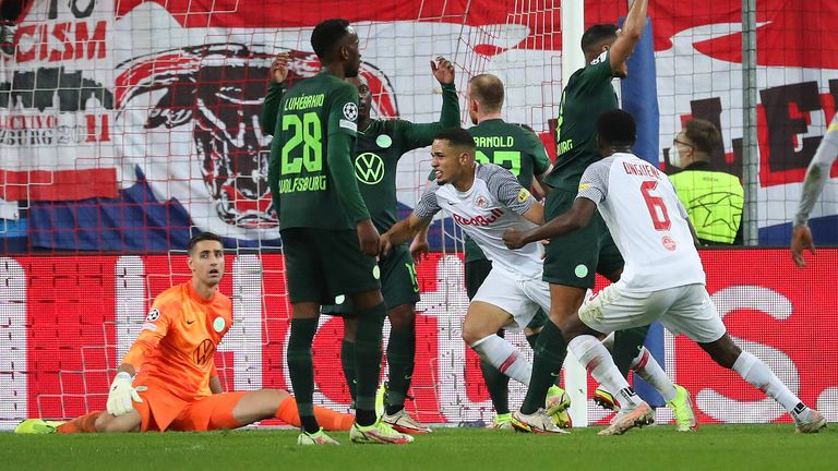 Salzburg führt gegen Wolfsburg mit 3:1.