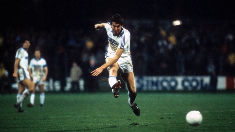 Von 1984 bis 1986 spielte Dieter Schatzschneider für den FC Schalke 04.