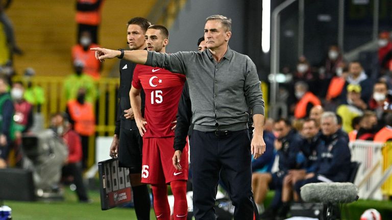 Stefan Kuntz bei seinem Debüt als türkischer Nationaltrainer.