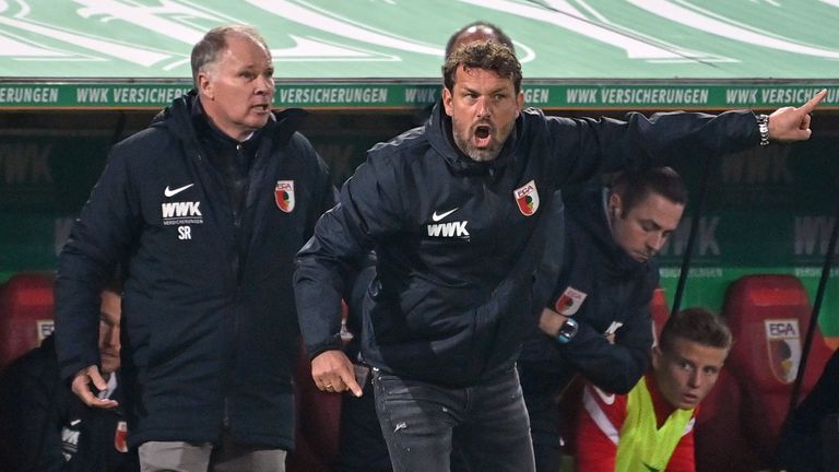 Stefan Reuter (l.) und Markus Weinzierl (r.) bleiben vorerst der Weg des FC Augsburg.