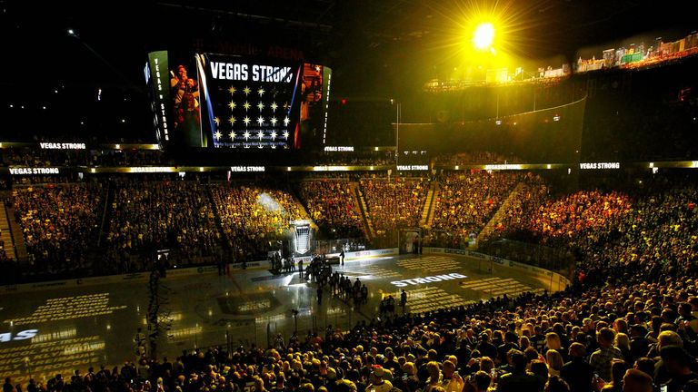 VEGAS GOLDEN KNIGHTS: T-Mobile Arena, Paradise (Las Vegas). 17.500 Plätze, Baujahr 2016.