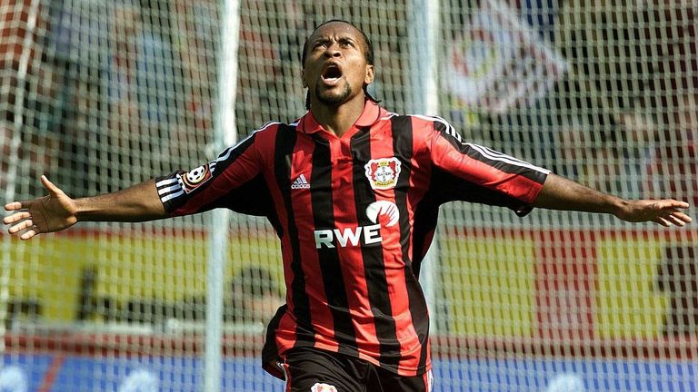 Ze Roberto:  1998 kam der defensive Mittelfeldspieler nach Leverkusen. In vier Jahren spielte er 113 Partien in der Bundesliga und schoss dabei 17 Tore. Die großen Erfolge blieben allerdings aus und er wurde in der Zeit ganze drei Mal Vizemeister.