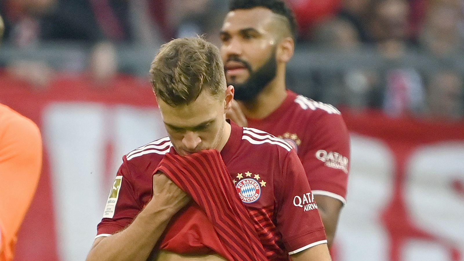 FC Bayern München: Ungeimpfter Kimmich Mit Corona Infiziert | Fußball ...