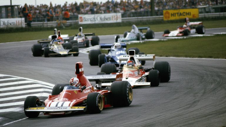 1974: 8 Punkte Abstand. McLaren (Fittipaldi/Hulme) vor Ferrari (Regazzoni/Lauda).