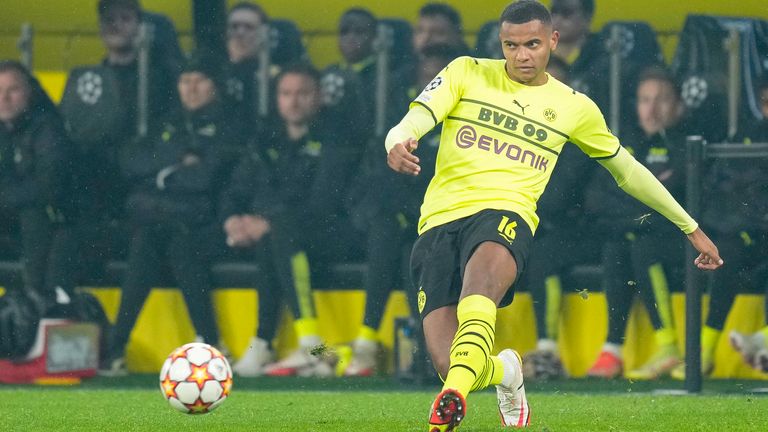 MANUEL AKANJI: