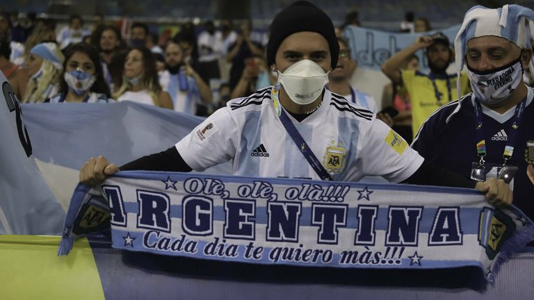 Fans der argentinischen Nationalmannschaft haben es nicht leicht, an ein Ticket für das Spiel gegen Brasilien zu kommen.
