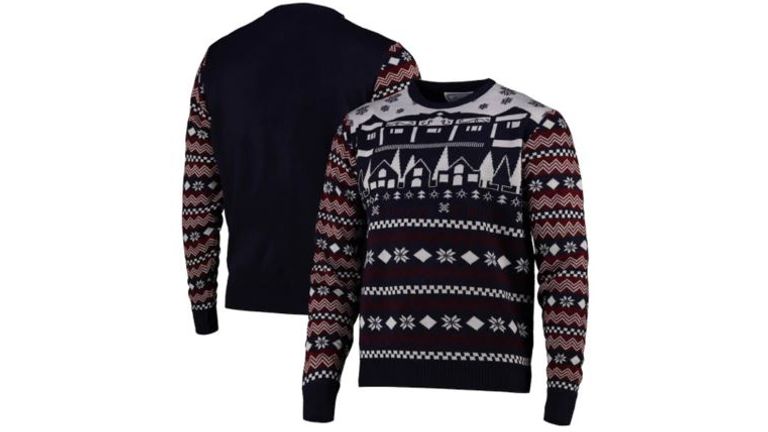 Aston Villa: Ziemlich dunkel und bieder geht es bei Aston Villa zur Weihnachtszeit zu. Kein Wappen, keine Schriftzüge, sondern nur winterliche Muster. Schön ist das nicht. Triste Weihnachten braucht ja niemand. (Quelle: Aston Villa Fanshop)