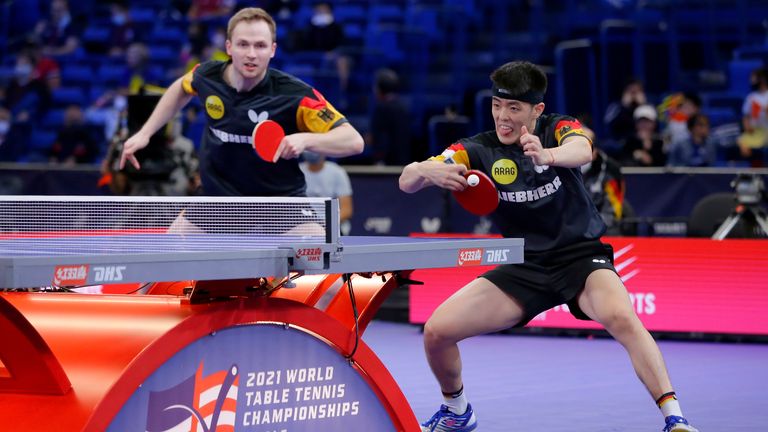 Benedikt Duda (links) und Dang Qiu verpassen bei der Tischtennis-WM in Houston nur knapp eine Sensation im Herren-Doppel.