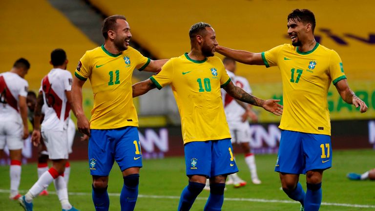 BRASILIEN: Der Rekordweltmeister ist als erstes Team aus Südamerika qualifiziert. Die Selecao ist damit auch bei der 22. Fußball-WM dabei. Brasilien ist die einzige Nation, die bei jeder Endrunde dabei war.