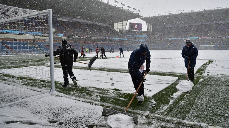 Das Duell zwischen dem FC Burnley und Tottenham Hotspur ist wegen Schneefalls abgesagt.