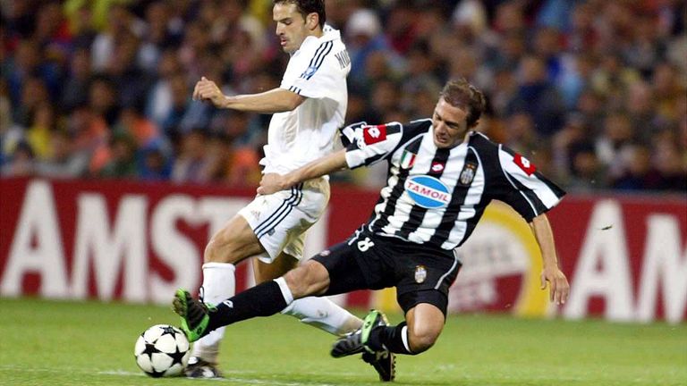 Als Spieler: Antonio Conte, Juventus, 1991-2004, 420 Spiele, 44 Tore, Erfolge: italienischer Meister (1995, 1997, 1998, 2002, 2009), italienischer Pokalsieger (1995), Champions-League-Sieger (1996)