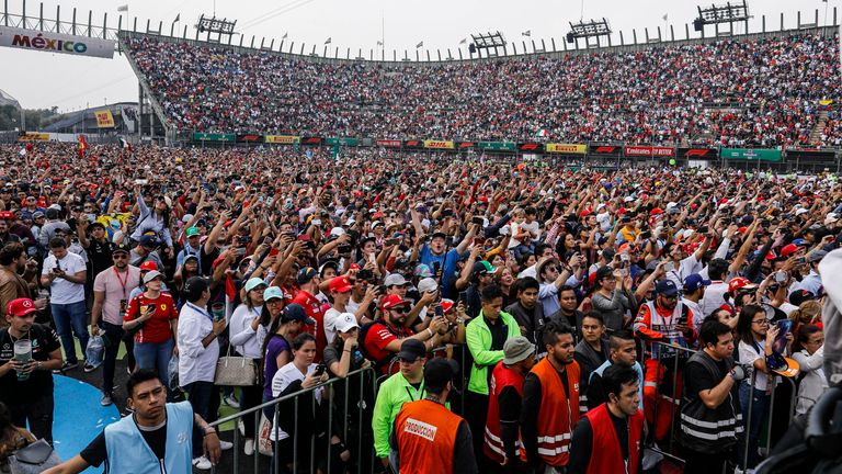 Stadion-Atmosphäre in der Formel 1 in Mexiko City.