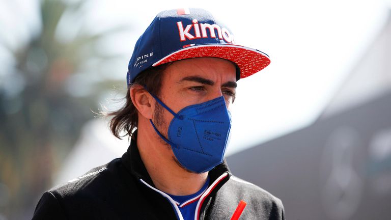 Fernando Alonso findet kritische und anschauliche Worte für die Dominanz von Mercedes. 