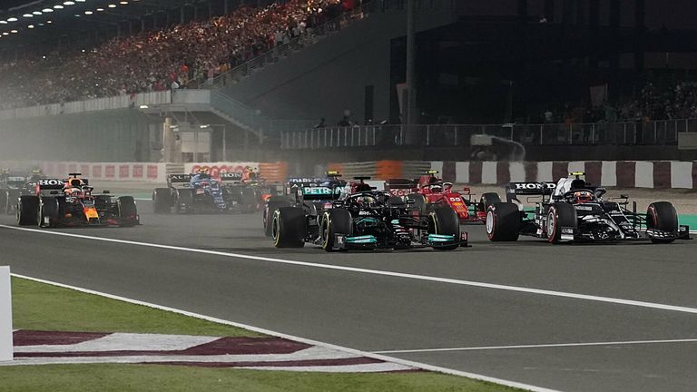 Lewis Hamilton erwischte in Katar einen guten Start und blieb bis zum Ende in Führung.