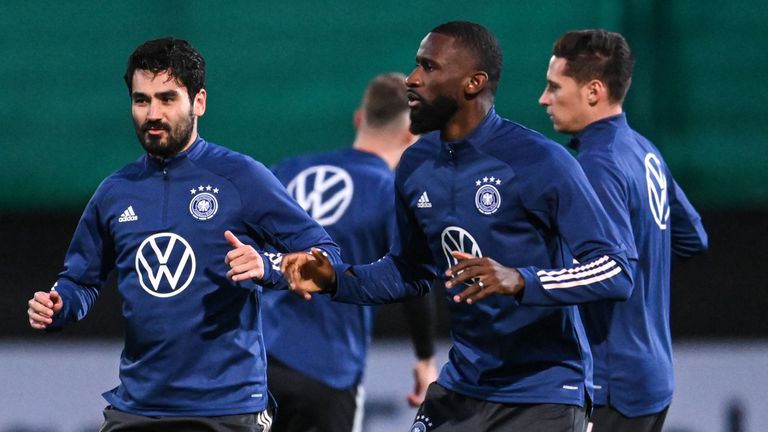 Zwei Spieler der Nationalmannschaft mussten einen Doping-Test machen.