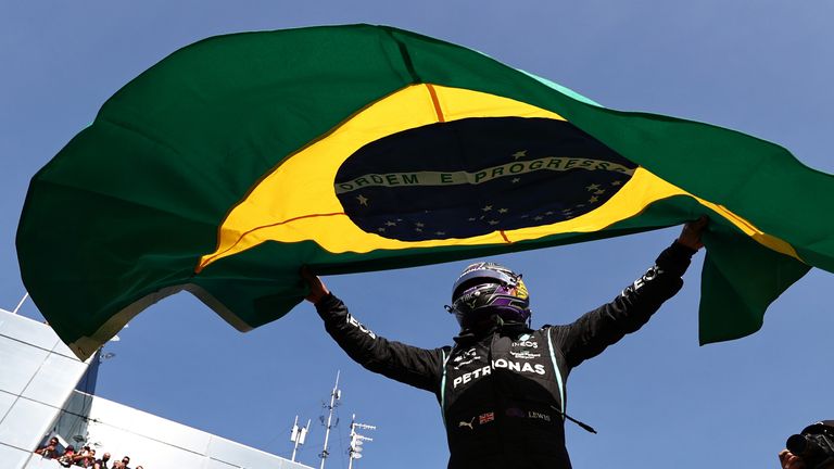Lews Hamilton gewinnt in Sao Paulo.