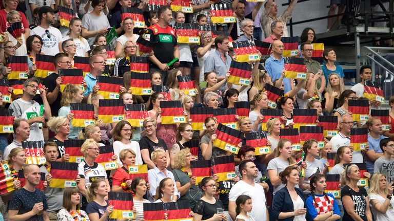 Die anstehenden Handball-Großereignisse werden wohl unter Einhaltung der 2G-Regel stattfinden.