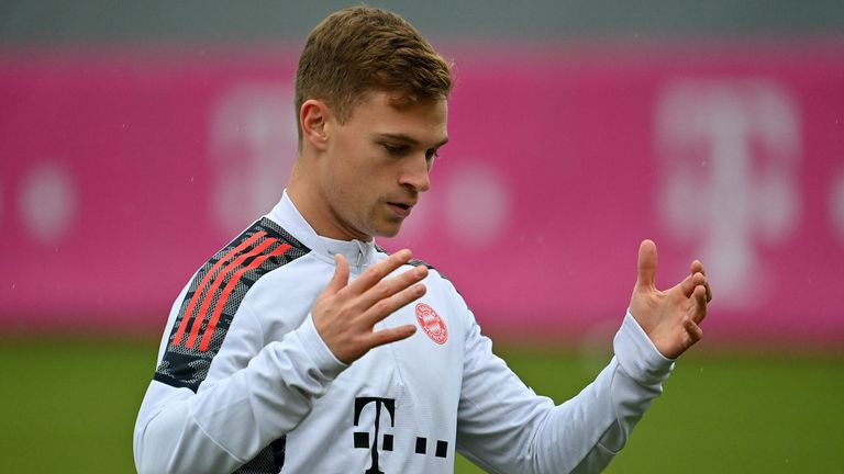 Joshua Kimmich fehlt am Donnerstag erneut beim Training des FC Bayern. 