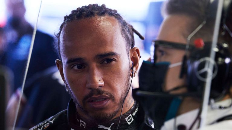 Lewis Hamilton kritisiert Mercedes-Teamkollege Valtteri Bottas für dessen Verhalten am Start in Mexiko.