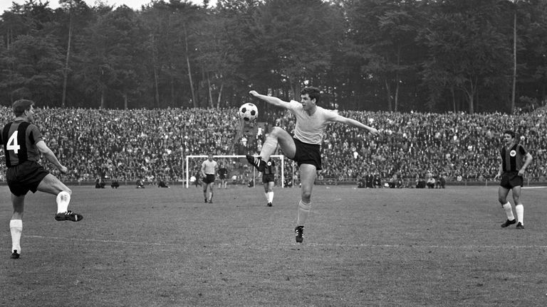 Platz 3: Lothar Emmerich - 115 Tore (183 Bundesligaspiele)