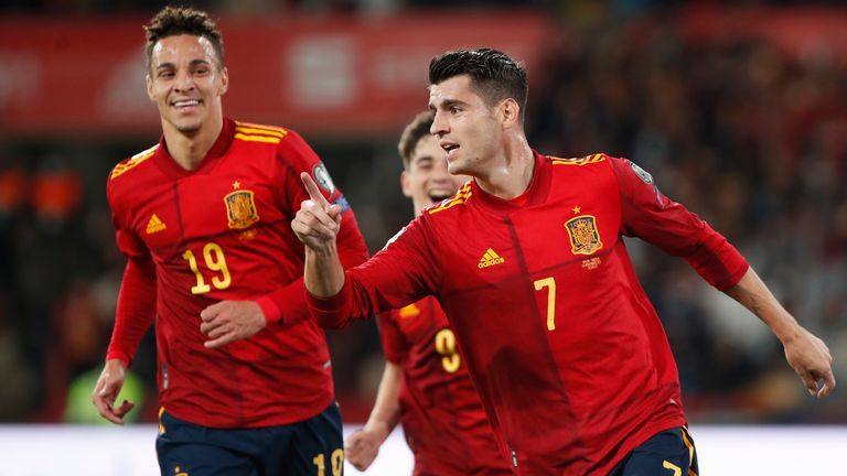 SPANIEN: Der Weltmeister von 2010 setzte sich in Gruppe B durch und qualifiziert sich direkt für die WM. Schweden, Griechenland, Georgien und der Kosovo haben das Nachsehen. Gegen Schweden schoss Alvaro Morata die Spanier zum entscheidenden 1:0-Sieg.