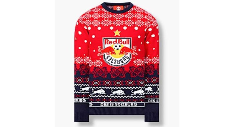 RB Salzburg: Bei RB prangt das Wappen ziemlich groß in der oberen Mitte des Pullis. Unten ist dann noch ein salzburg-typischer Spruch eingestickt worden. (Quelle: Salzburg Fanshop)