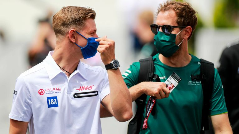 Mick Schumacher (l.) und Sebastian Vettel (r.) treten beim Race of Champions gemeinsam für Deutschland an.