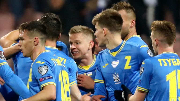 UKRAINE: Am letzten Spieltag der WM-Quali konnten die Ukrainer noch auf den zweiten Platz springen, da Finnland zeitgleich gegen Frankreich verlor. Falls man die Play-Offs übersteht, wäre die Nation zum ersten Mal seit 2006 wieder bei einer WM.