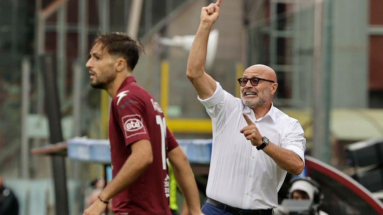 US SALERNITANA: Stefano Colantuono folgte auf Fabrizio Castori. Bei seinem ersten Spiel als Salernitana-Trainer (9. Spieltag) unterlag sein Team dem FC Empoli mit 2:4.