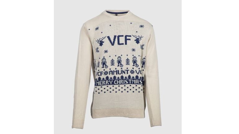FC Valencia: In Valencia geht es relativ schlicht zu. Vereinsfarben auf dem Pulli? Fehlanzeige. Weder schön noch ugly ist dieser Sweater irgendwie. Ob die Fans davon begeistert sein werden? (Quelle: Valencia Fanshop)