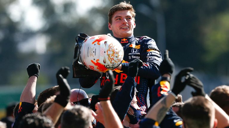 PLATZ 4: Max Verstappen (Red Bull) in 2021 im Alter von 24 Jahren, XX