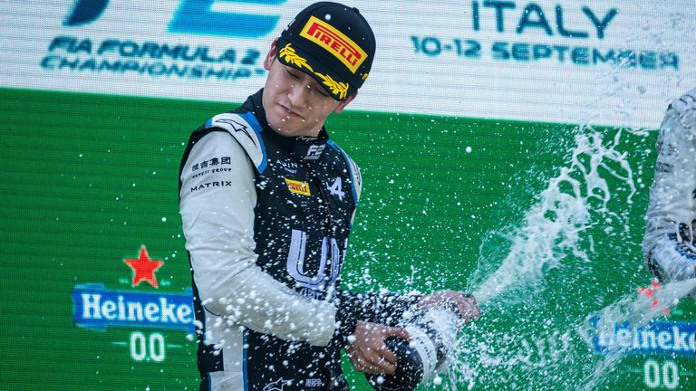 Ob er in der Formel 1 auch bald auf dem Podium stehen wird?
