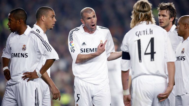 Als Spieler: Zinedine Zidane, Real Madrid, 2001-2006, 227 Spiele, 49 Tore, Erfolge: spanischer Meister (2003), spanischer Superpokalsieger (2002, 2004), Champions-League-Sieger (2002)