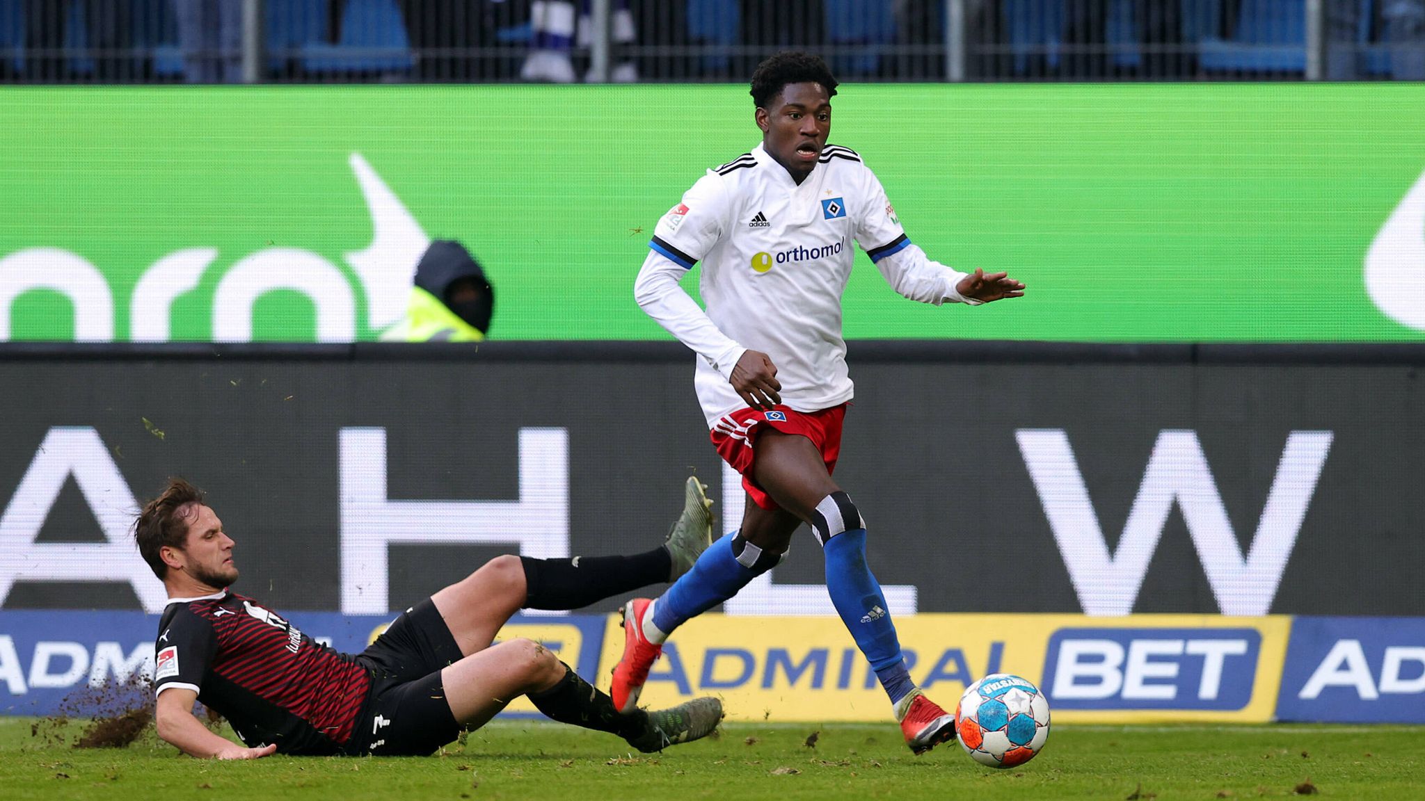 Hamburger SV News Shootingstar Faride Alidou verzückt den HSV