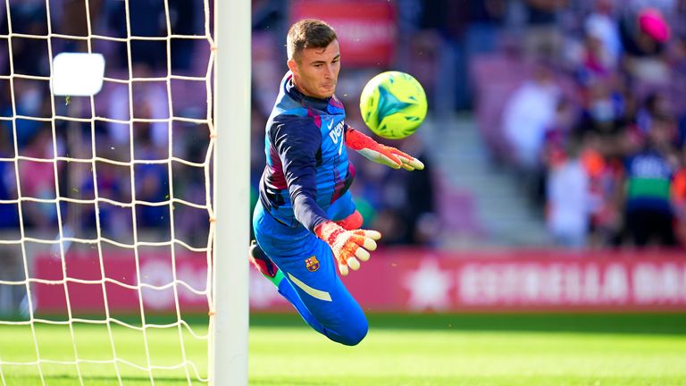 Inaki Pena (Tor): 22 Jahre - 0 Einsätze - Vertrag bis 2023 - letzter Verein: FC Barcelona B