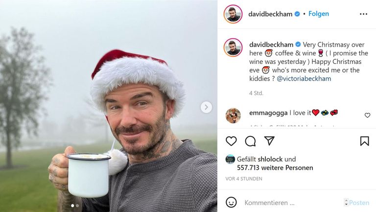 David Beckham stellt sich die Frage, ob er oder seine Kinder aufgeregter sind? Mal sehen was Santa für die Familie Beckham bereithält. Die Wartezeit verkürzt sich David sowohl mit Kaffee ... (Quelle: Instagram/davidbeckham)